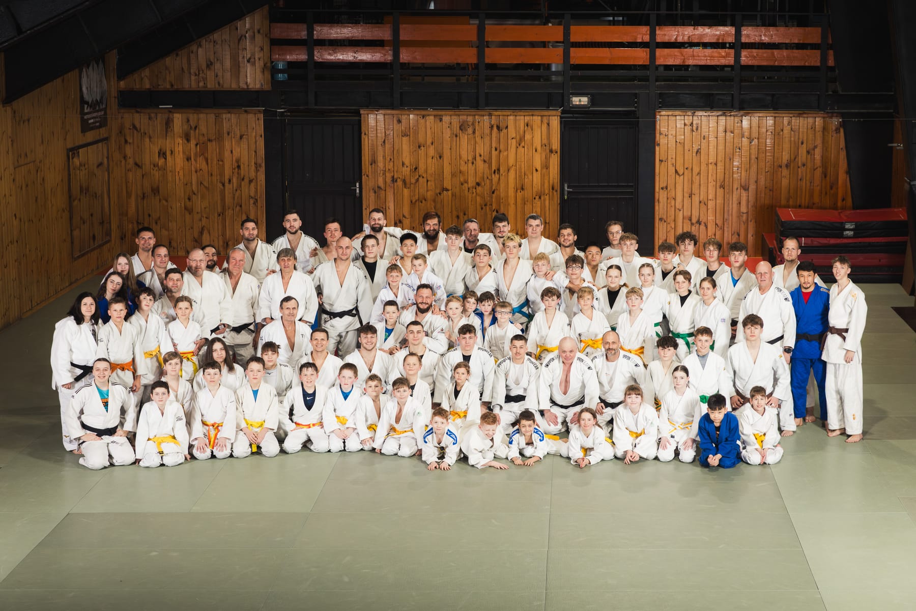 Společná klubová fotografie USK Praha Judo